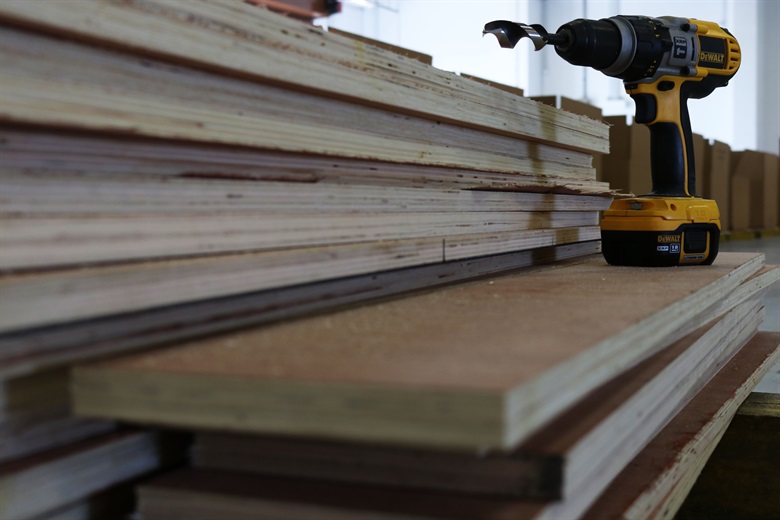 特注什器の素材講座⑤|合板・MDF・パーティクルボードの特徴と違いをプロが解説