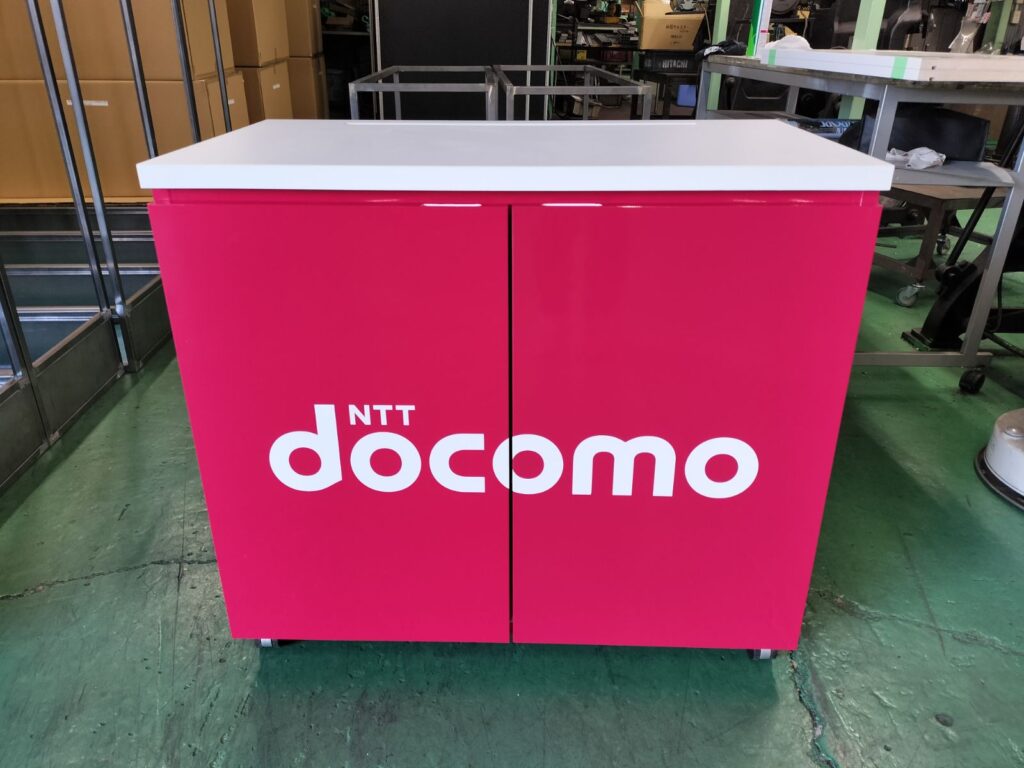 特注 スマートフォン陳列什器