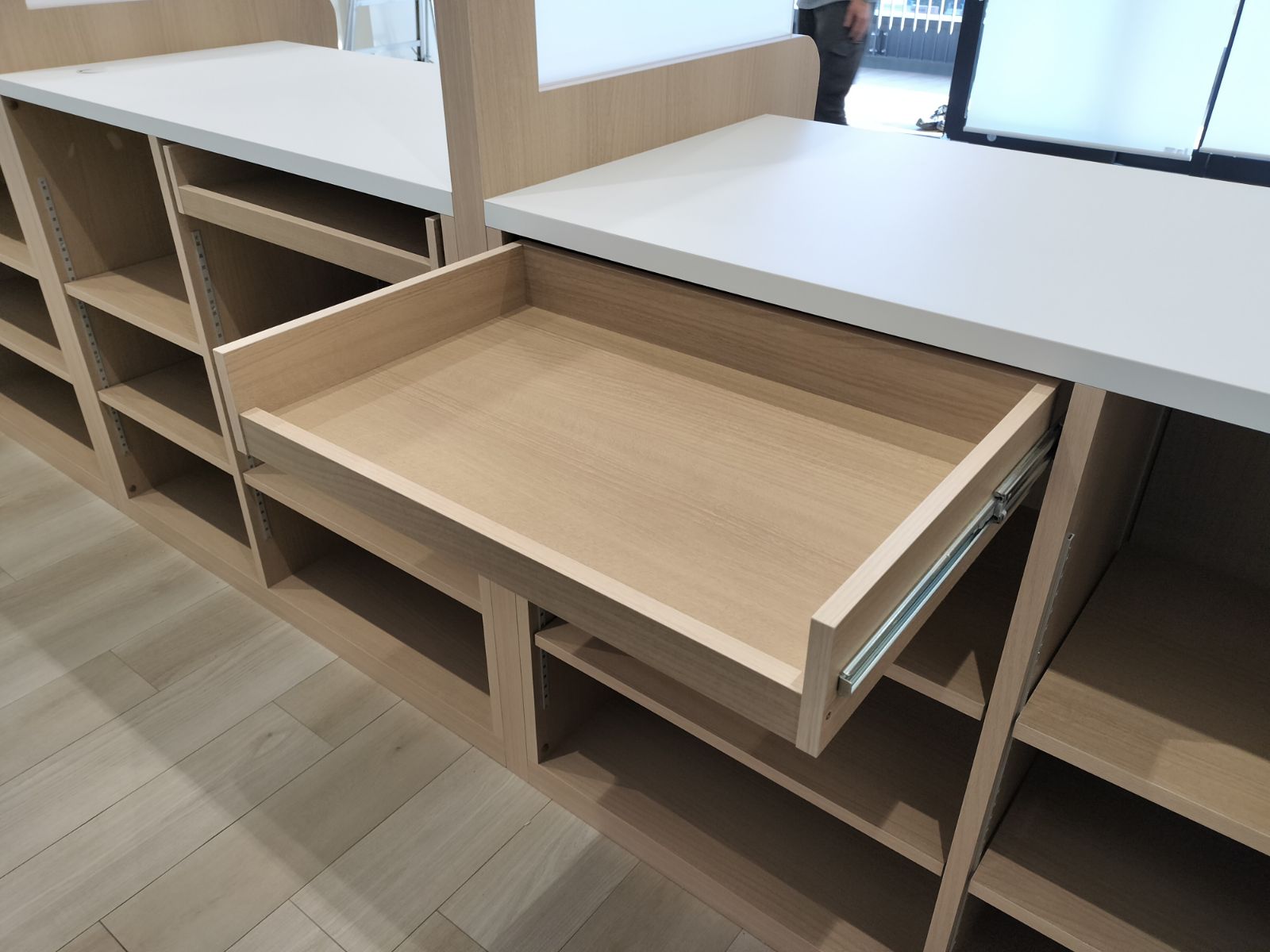 引出し付き受付カウンター