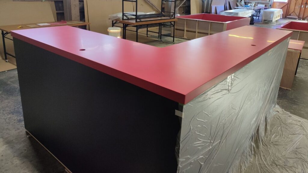 受付カウンターの人工大理石を施工する話～アッセンブリー工場よりお届け～